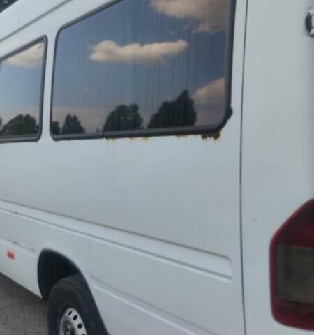 Белый Мерседес Sprinter, объемом двигателя 2.9 л и пробегом 500 тыс. км за 5799 $, фото 2 на Automoto.ua