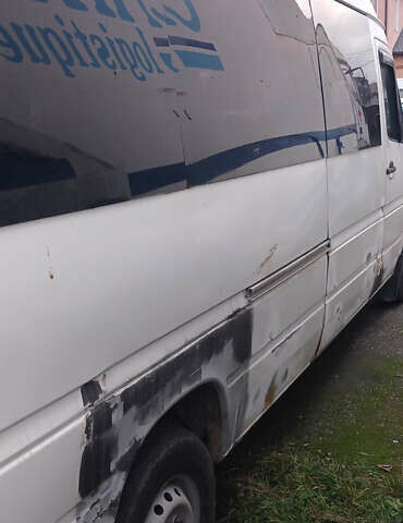 Белый Мерседес Sprinter, объемом двигателя 2.9 л и пробегом 700 тыс. км за 5000 $, фото 5 на Automoto.ua