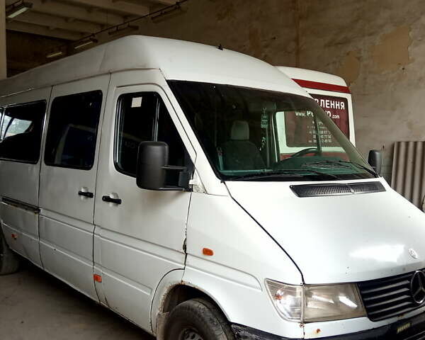 Белый Мерседес Sprinter, объемом двигателя 2.9 л и пробегом 350 тыс. км за 6000 $, фото 5 на Automoto.ua