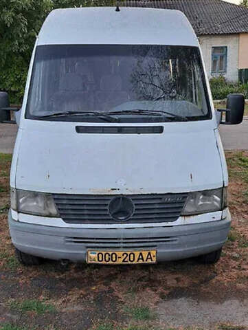 Белый Мерседес Sprinter, объемом двигателя 2.9 л и пробегом 570 тыс. км за 5300 $, фото 2 на Automoto.ua