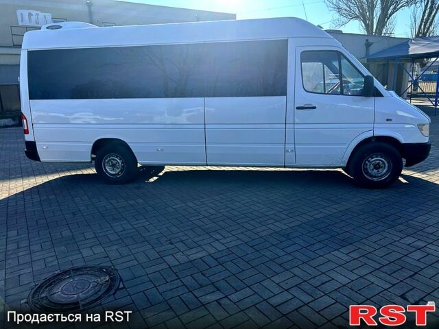 Белый Мерседес Sprinter, объемом двигателя 2.9 л и пробегом 500 тыс. км за 8999 $, фото 4 на Automoto.ua