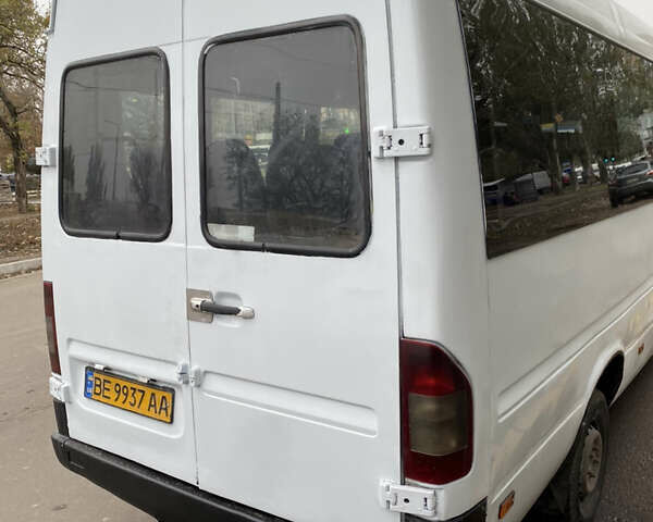 Белый Мерседес Sprinter, объемом двигателя 2.87 л и пробегом 300 тыс. км за 4500 $, фото 2 на Automoto.ua