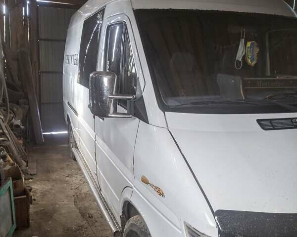 Белый Мерседес Sprinter, объемом двигателя 2.9 л и пробегом 480 тыс. км за 5200 $, фото 1 на Automoto.ua
