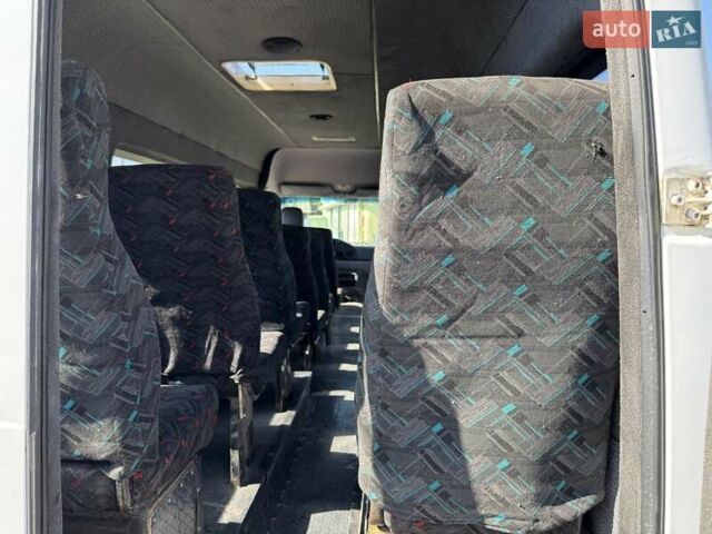 Белый Мерседес Sprinter, объемом двигателя 2.9 л и пробегом 900 тыс. км за 9000 $, фото 6 на Automoto.ua