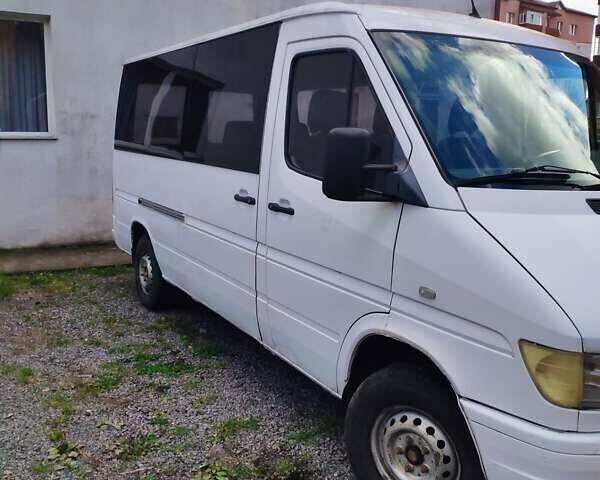 Білий Мерседес Sprinter, об'ємом двигуна 2.3 л та пробігом 591 тис. км за 4200 $, фото 1 на Automoto.ua