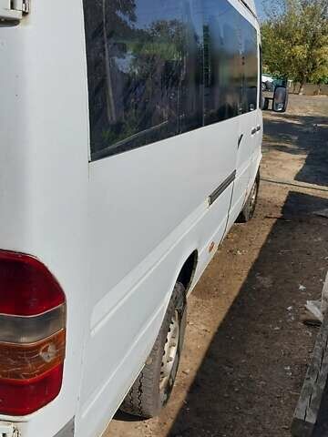 Белый Мерседес Sprinter, объемом двигателя 2.9 л и пробегом 250 тыс. км за 5300 $, фото 3 на Automoto.ua