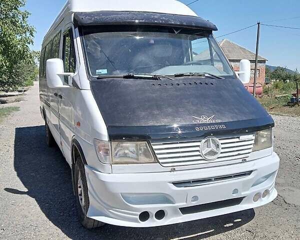 Белый Мерседес Sprinter, объемом двигателя 2.9 л и пробегом 450 тыс. км за 4500 $, фото 7 на Automoto.ua