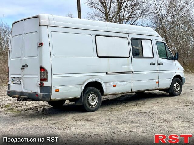 Белый Мерседес Sprinter, объемом двигателя 2.9 л и пробегом 111 тыс. км за 5000 $, фото 7 на Automoto.ua