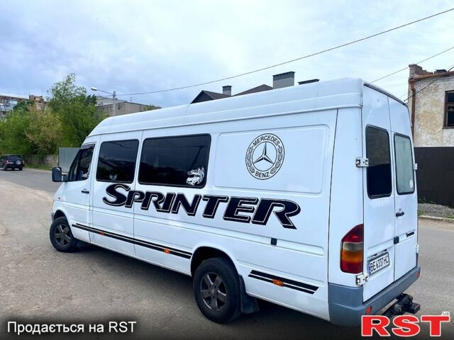 Белый Мерседес Sprinter, объемом двигателя 2.9 л и пробегом 500 тыс. км за 6800 $, фото 3 на Automoto.ua