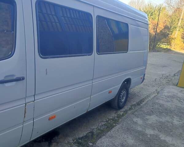 Белый Мерседес Sprinter, объемом двигателя 2.9 л и пробегом 341 тыс. км за 7200 $, фото 3 на Automoto.ua