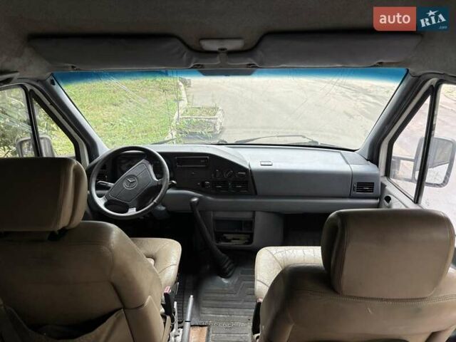 Белый Мерседес Sprinter, объемом двигателя 2.3 л и пробегом 900 тыс. км за 5500 $, фото 7 на Automoto.ua