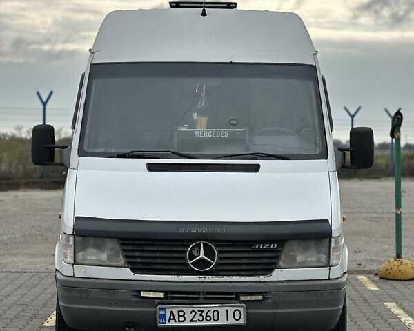 Белый Мерседес Sprinter, объемом двигателя 2.9 л и пробегом 341 тыс. км за 7300 $, фото 1 на Automoto.ua