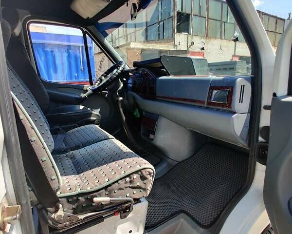 Мерседес Sprinter 1999 в Николаеве на Automoto.ua Белый Мерседес Sprinter, объемом двигателя 2.87 л и пробегом 10 тыс. км за 10700 $, фото 7 на Automoto.ua