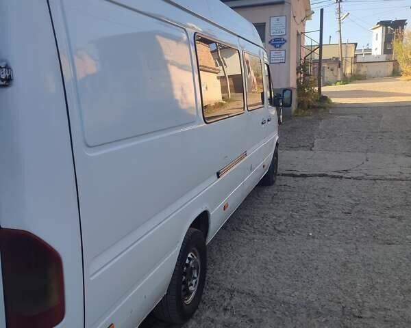 Белый Мерседес Sprinter, объемом двигателя 2.9 л и пробегом 341 тыс. км за 7200 $, фото 6 на Automoto.ua