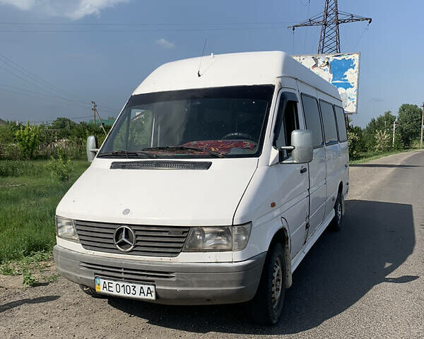 Білий Мерседес Sprinter, об'ємом двигуна 2.8 л та пробігом 150 тис. км за 5800 $, фото 9 на Automoto.ua