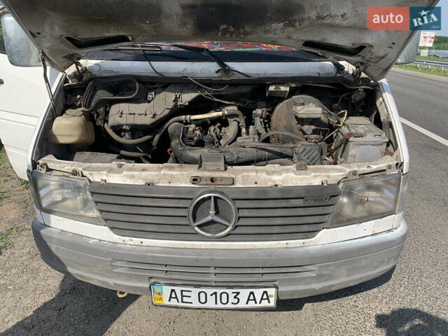 Белый Мерседес Sprinter, объемом двигателя 2.8 л и пробегом 150 тыс. км за 5800 $, фото 3 на Automoto.ua