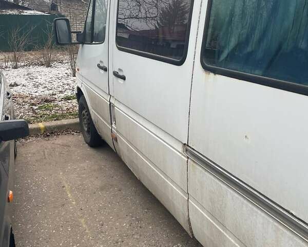 Білий Мерседес Sprinter, об'ємом двигуна 2.9 л та пробігом 600 тис. км за 4400 $, фото 3 на Automoto.ua