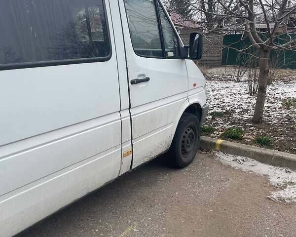 Білий Мерседес Sprinter, об'ємом двигуна 2.9 л та пробігом 600 тис. км за 4400 $, фото 1 на Automoto.ua