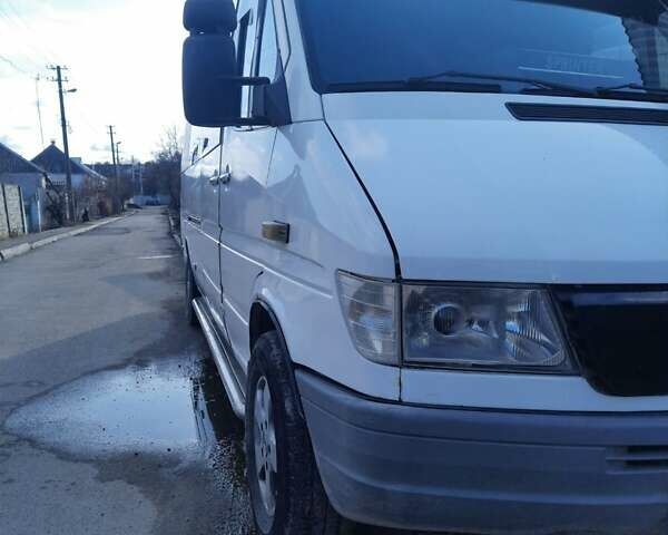 Белый Мерседес Sprinter, объемом двигателя 2.87 л и пробегом 500 тыс. км за 6600 $, фото 6 на Automoto.ua