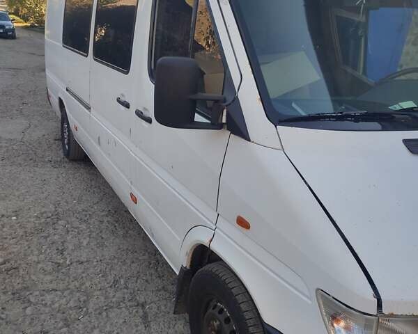 Белый Мерседес Sprinter, объемом двигателя 2.9 л и пробегом 341 тыс. км за 7200 $, фото 5 на Automoto.ua