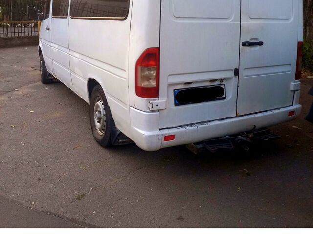 Белый Мерседес Sprinter, объемом двигателя 2.3 л и пробегом 450 тыс. км за 4499 $, фото 1 на Automoto.ua