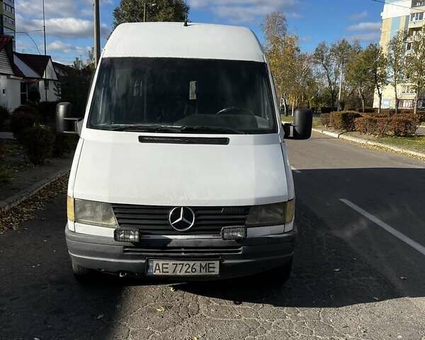 Белый Мерседес Sprinter, объемом двигателя 2.9 л и пробегом 57 тыс. км за 4400 $, фото 2 на Automoto.ua