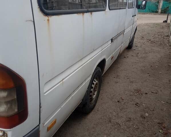 Белый Мерседес Sprinter, объемом двигателя 2.87 л и пробегом 480 тыс. км за 3500 $, фото 1 на Automoto.ua