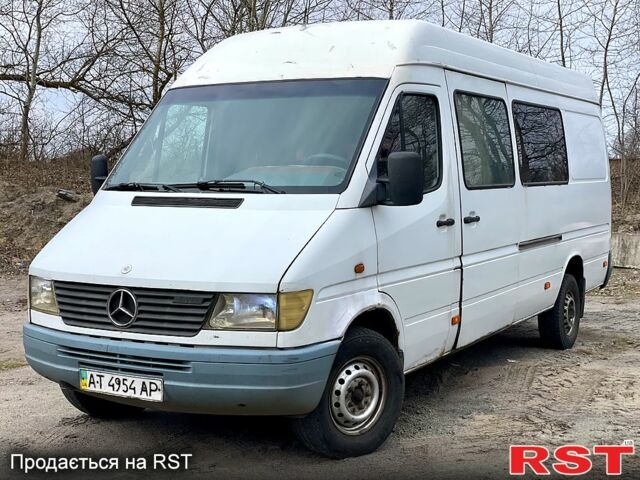 Білий Мерседес Sprinter, об'ємом двигуна 2.9 л та пробігом 111 тис. км за 5000 $, фото 1 на Automoto.ua