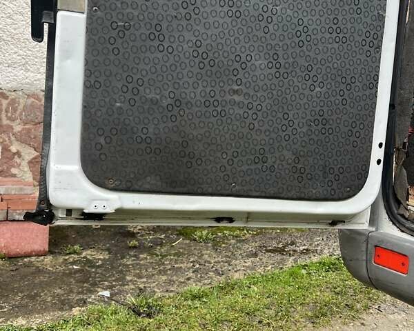Белый Мерседес Sprinter, объемом двигателя 2.87 л и пробегом 667 тыс. км за 6700 $, фото 36 на Automoto.ua