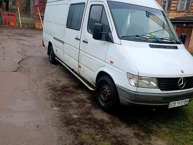 Белый Мерседес Sprinter, объемом двигателя 2.9 л и пробегом 595 тыс. км за 5600 $, фото 1 на Automoto.ua