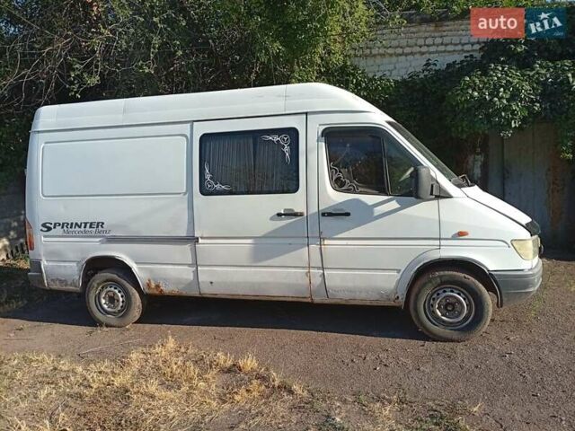 Білий Мерседес Sprinter, об'ємом двигуна 2.9 л та пробігом 1000 тис. км за 4000 $, фото 2 на Automoto.ua