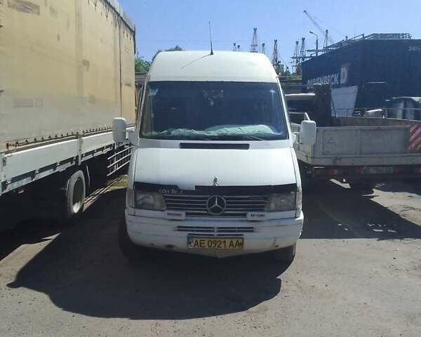 Белый Мерседес Sprinter, объемом двигателя 2.9 л и пробегом 600 тыс. км за 5800 $, фото 7 на Automoto.ua