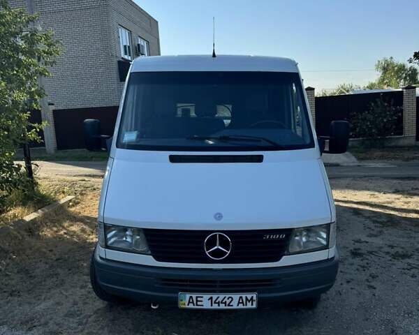 Білий Мерседес Sprinter, об'ємом двигуна 2.9 л та пробігом 360 тис. км за 11000 $, фото 1 на Automoto.ua