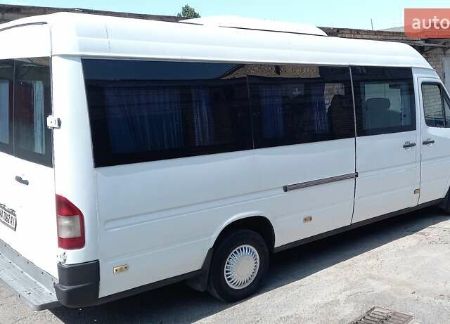 Белый Мерседес Sprinter, объемом двигателя 2.9 л и пробегом 845 тыс. км за 8900 $, фото 1 на Automoto.ua