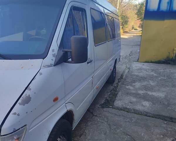 Белый Мерседес Sprinter, объемом двигателя 2.9 л и пробегом 341 тыс. км за 7200 $, фото 4 на Automoto.ua