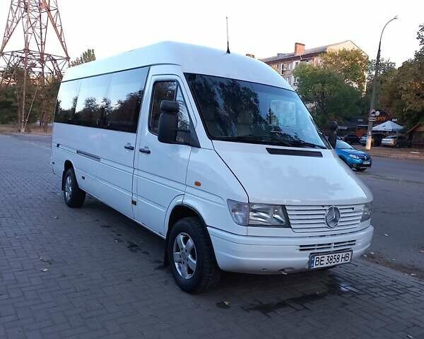 Белый Мерседес Sprinter, объемом двигателя 2.9 л и пробегом 930 тыс. км за 12999 $, фото 1 на Automoto.ua