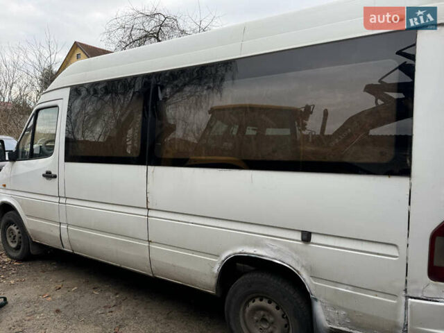Белый Мерседес Sprinter, объемом двигателя 2.9 л и пробегом 500 тыс. км за 3900 $, фото 2 на Automoto.ua