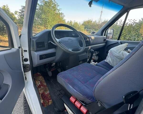 Білий Мерседес Sprinter, об'ємом двигуна 2.9 л та пробігом 360 тис. км за 11000 $, фото 9 на Automoto.ua