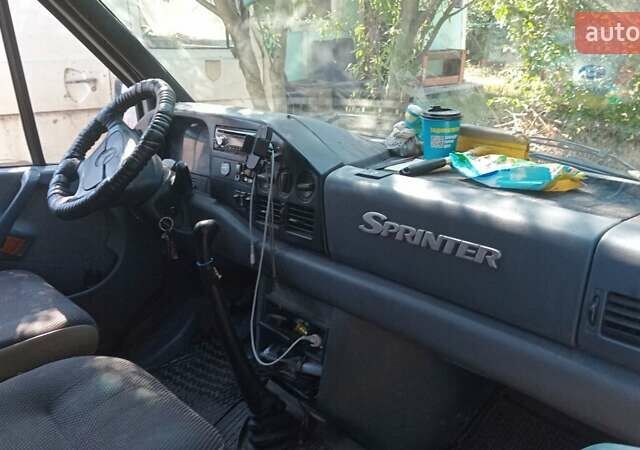 Белый Мерседес Sprinter, объемом двигателя 2.87 л и пробегом 600 тыс. км за 4500 $, фото 3 на Automoto.ua