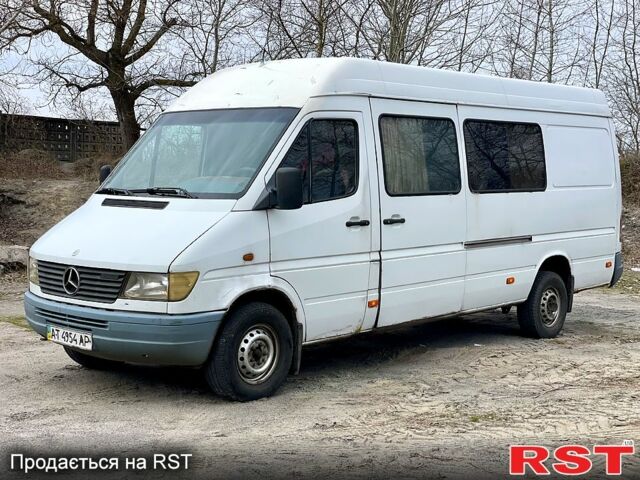 Білий Мерседес Sprinter, об'ємом двигуна 2.9 л та пробігом 111 тис. км за 5000 $, фото 4 на Automoto.ua