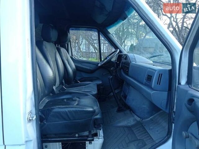 Белый Мерседес Sprinter, объемом двигателя 2.9 л и пробегом 345 тыс. км за 5500 $, фото 4 на Automoto.ua