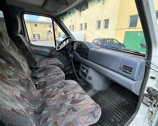 Белый Мерседес Sprinter, объемом двигателя 2.9 л и пробегом 254 тыс. км за 7800 $, фото 6 на Automoto.ua