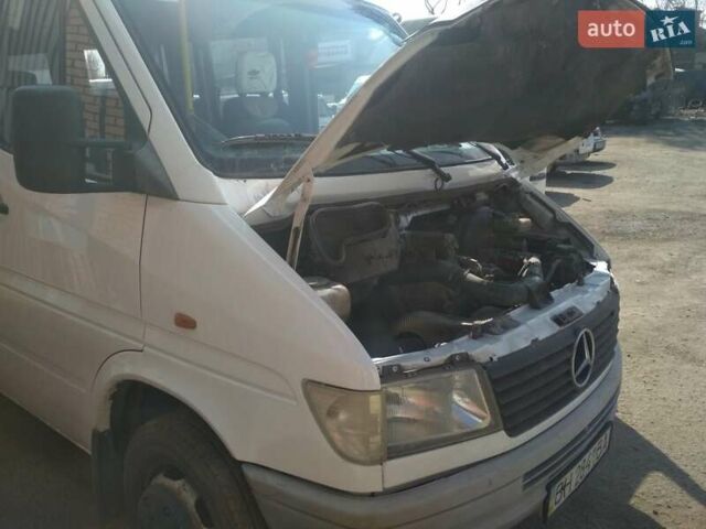 Белый Мерседес Sprinter, объемом двигателя 2.9 л и пробегом 10 тыс. км за 10000 $, фото 2 на Automoto.ua