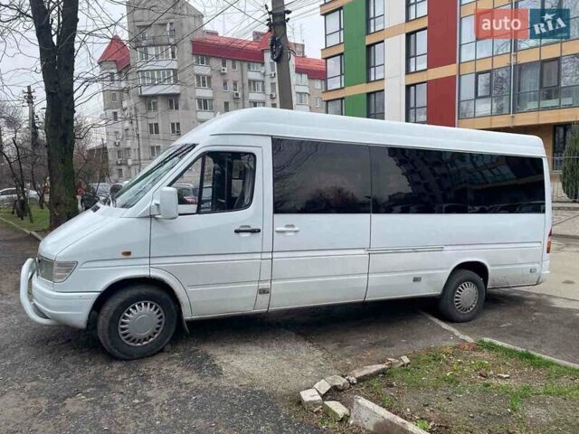 Білий Мерседес Sprinter, об'ємом двигуна 0 л та пробігом 500 тис. км за 7000 $, фото 1 на Automoto.ua
