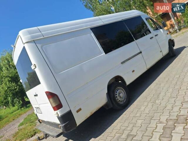 Белый Мерседес Sprinter, объемом двигателя 2.15 л и пробегом 525 тыс. км за 5000 $, фото 2 на Automoto.ua