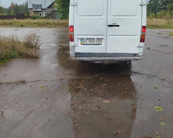 Белый Мерседес Sprinter, объемом двигателя 2.87 л и пробегом 238 тыс. км за 4200 $, фото 4 на Automoto.ua