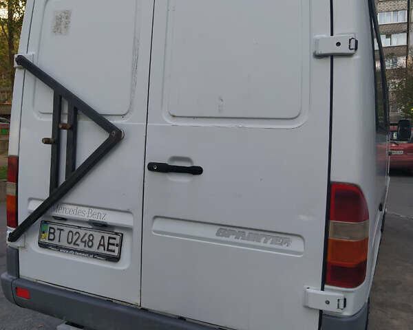 Мерседес Sprinter 2000 в Николаеве на Automoto.ua Белый Мерседес Sprinter, объемом двигателя 0 л и пробегом 400 тыс. км за 8500 $, фото 1 на Automoto.ua