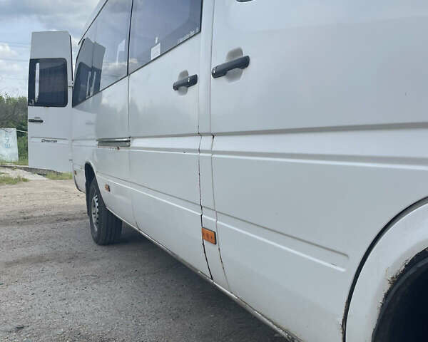 Белый Мерседес Sprinter, объемом двигателя 0 л и пробегом 7 тыс. км за 6500 $, фото 3 на Automoto.ua