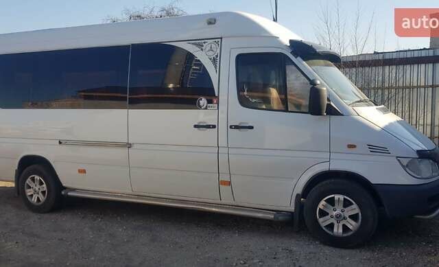 Белый Мерседес Sprinter, объемом двигателя 2.9 л и пробегом 400 тыс. км за 9000 $, фото 1 на Automoto.ua