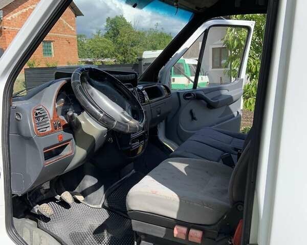 Белый Мерседес Sprinter, объемом двигателя 2.2 л и пробегом 780 тыс. км за 8300 $, фото 13 на Automoto.ua